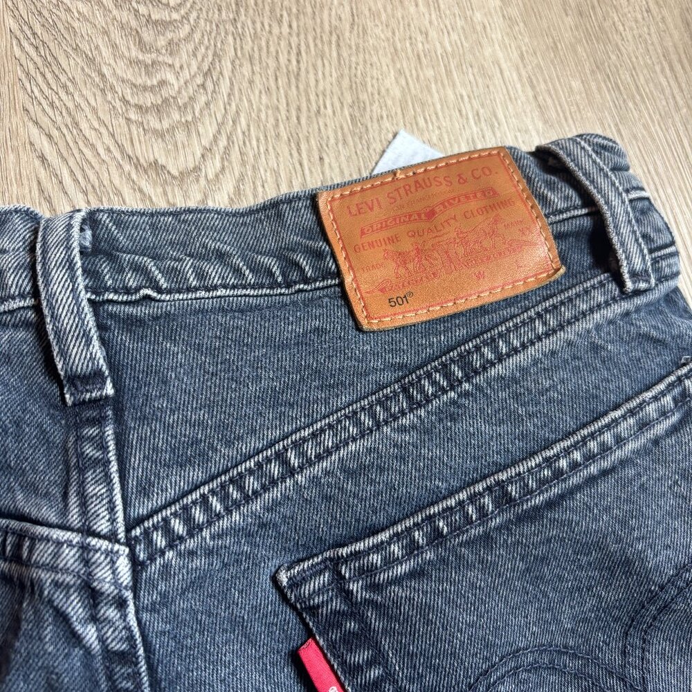 Levi's Women's 501 Original Mid Rise Straight Leg Jeans Dark Blue size 27x28 - Picture 6 of 13